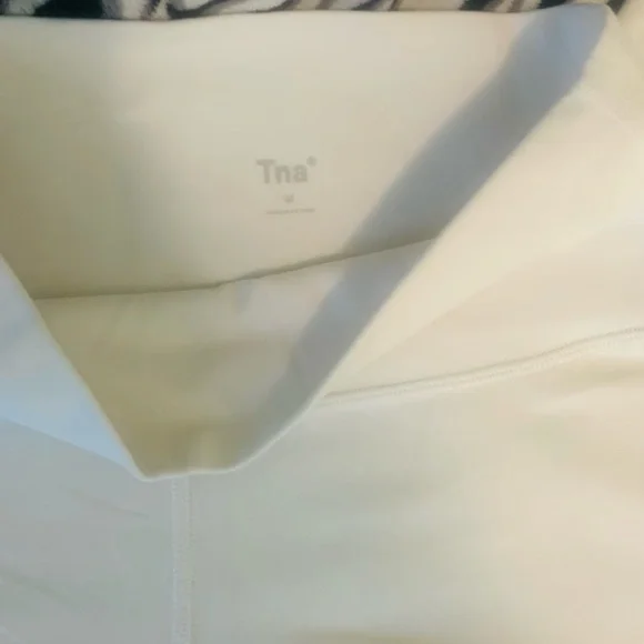 Aritzia TNA butter legging - Picture 4 of 4